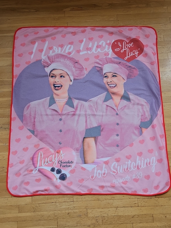 I Love Lucy Other - I Love Lucy Pink Heart Throw Blanket